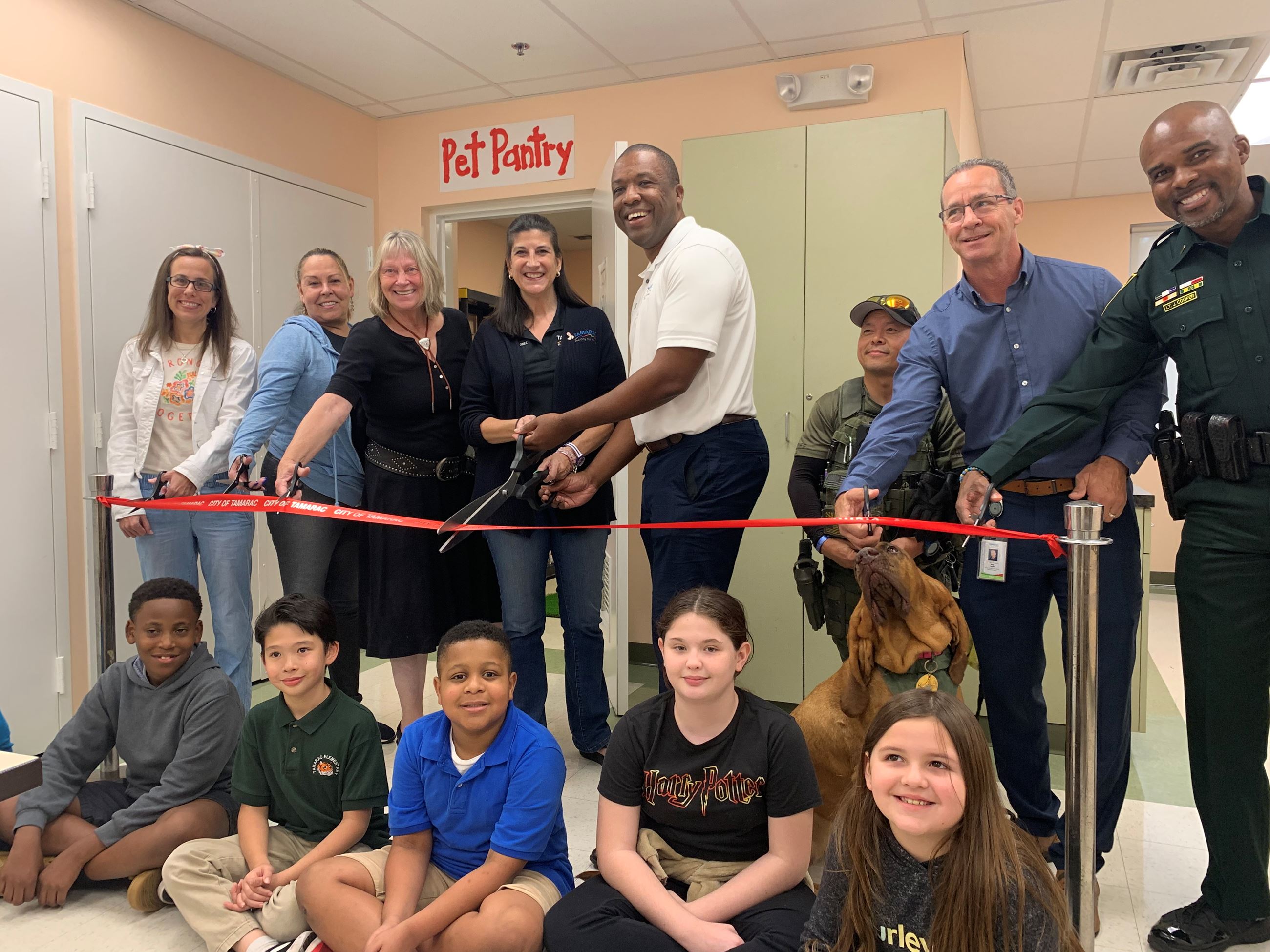 Tamarac Pet Pantry Ribbon Cutting Ceremony Image